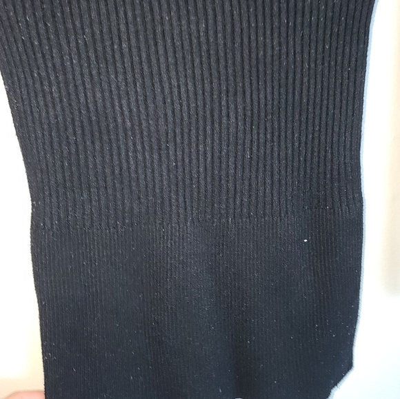 Yuna ribbed Turtleneck size small black. - Picture 3 of 9